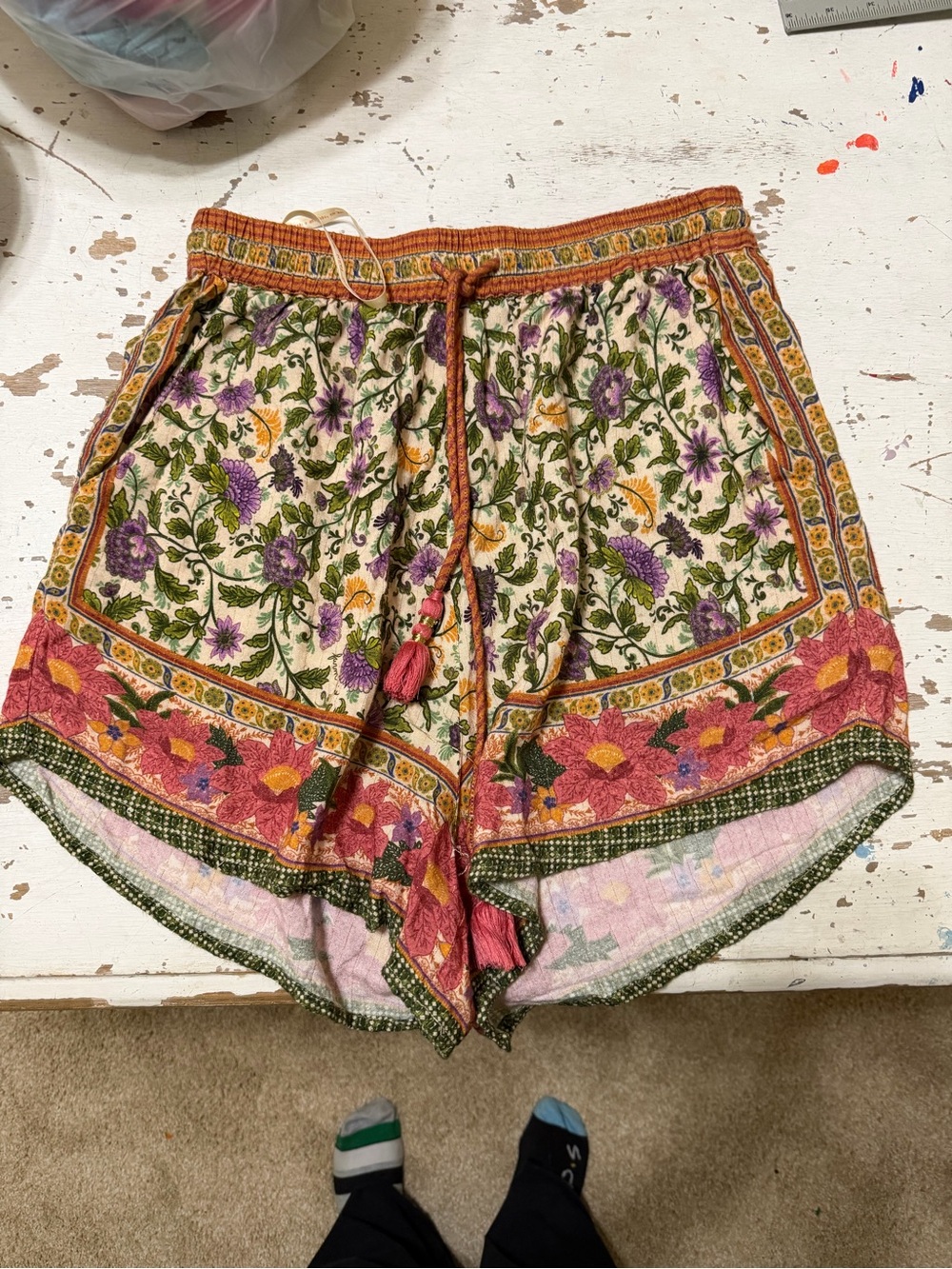 FARM Rio Cream Floral High-Waist Shorts with Purple & Green Print medium euc